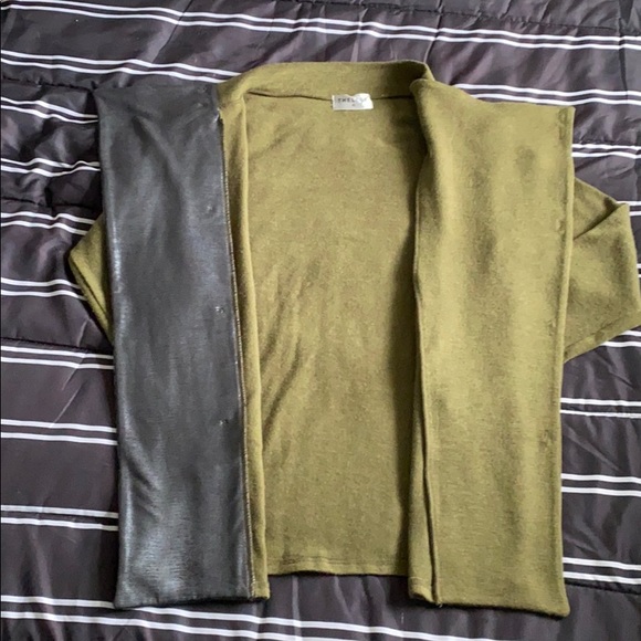 Light button up jacket - Picture 7 of 10